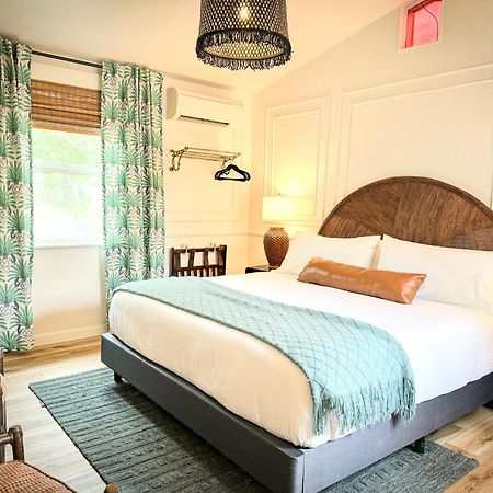 אשלנד Swank Boutique Suites מראה חיצוני תמונה